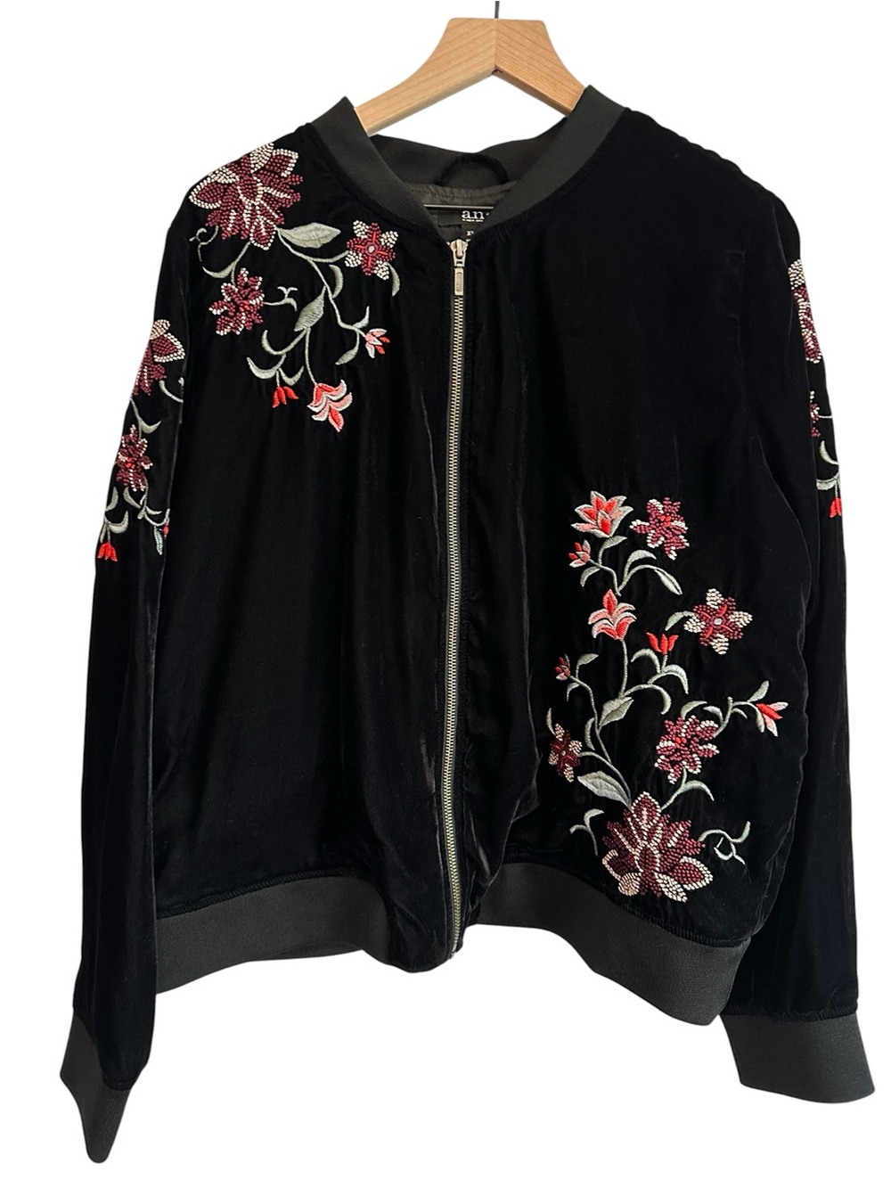 a.n.a Black Velvet Bomber Jacket XXL Red Pink Floral Embroidery Artsy Unique